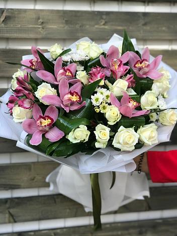 Букет цветов из: Розы и Хризантемы в Приамурском
